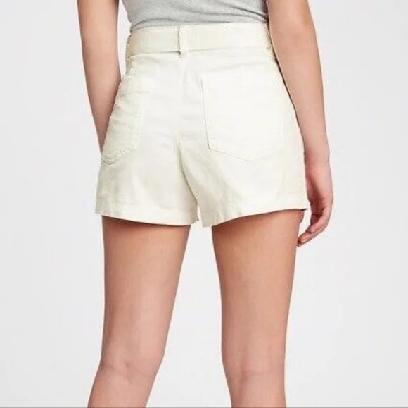 NWOT GAP 4" High Rise Belted White Jean Shorts - Picture 2 of 13